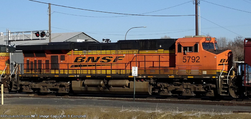BNSF 5792